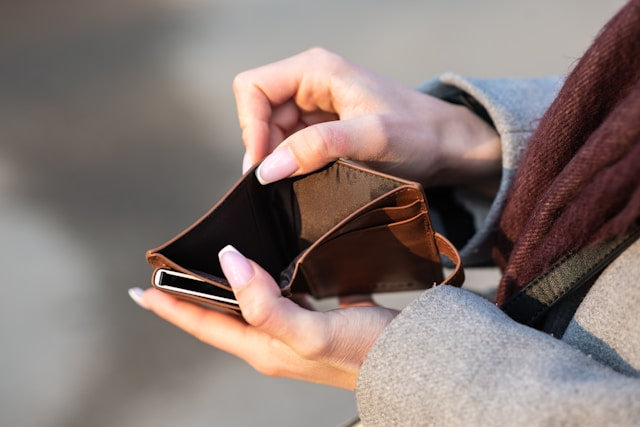 Why Some Leather Wallets Crack Instead of Aging Well