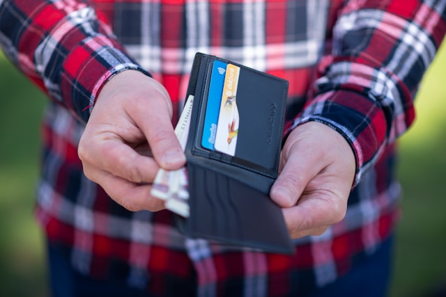 Best Everyday Leather Wallets That Age Well