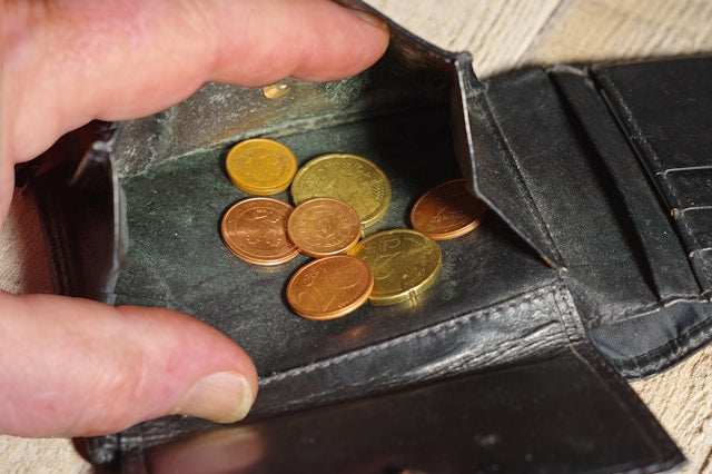men's black leather billfold wallet with coin pouch and money clip