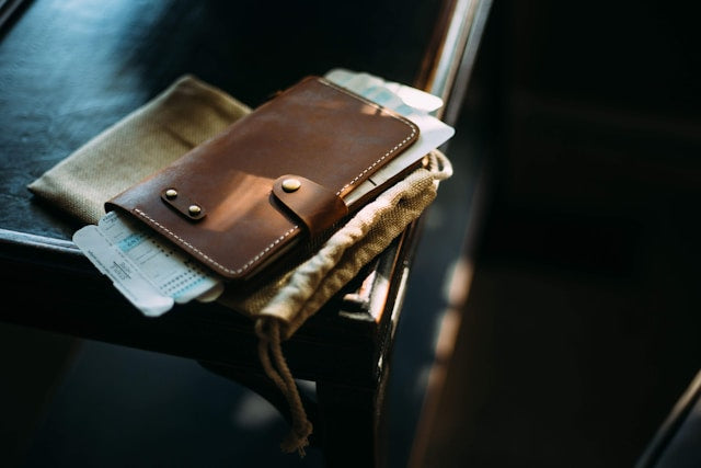 Travel Folio vs. Passport Holder | Why Experienced Travelers Usually Carry Less, Not More